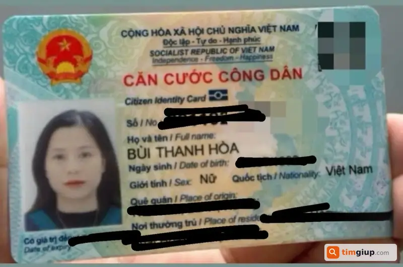 Tìm Ví Card Holder Xanh Cùng CCCD Rơi Ở Highlands Văn Quán