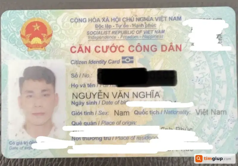 Tìm ví đánh rơi chứa giấy tờ tùy thân tên Nguyễn Văn Nghĩa tại Đường Láng, Hà Nội
