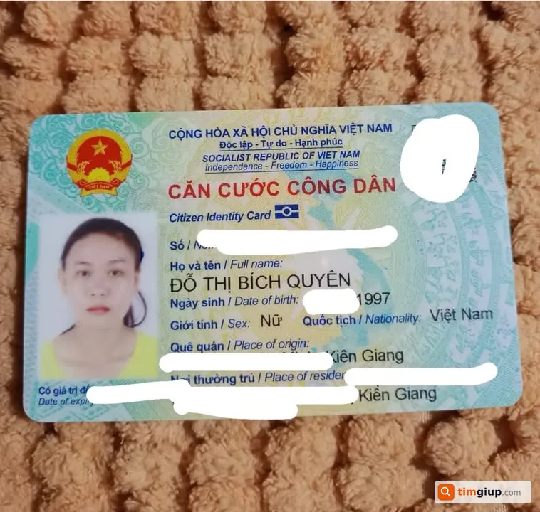 Tìm ví cầm tay chứa giấy tờ của Đỗ Thị Bích Quyên tại Biên Hòa, Đồng Nai