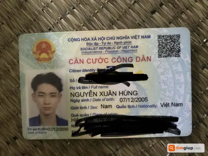 Tìm ví rơi có CCCD, GPLX khu Hoàng Quốc Việt, Hà Nội