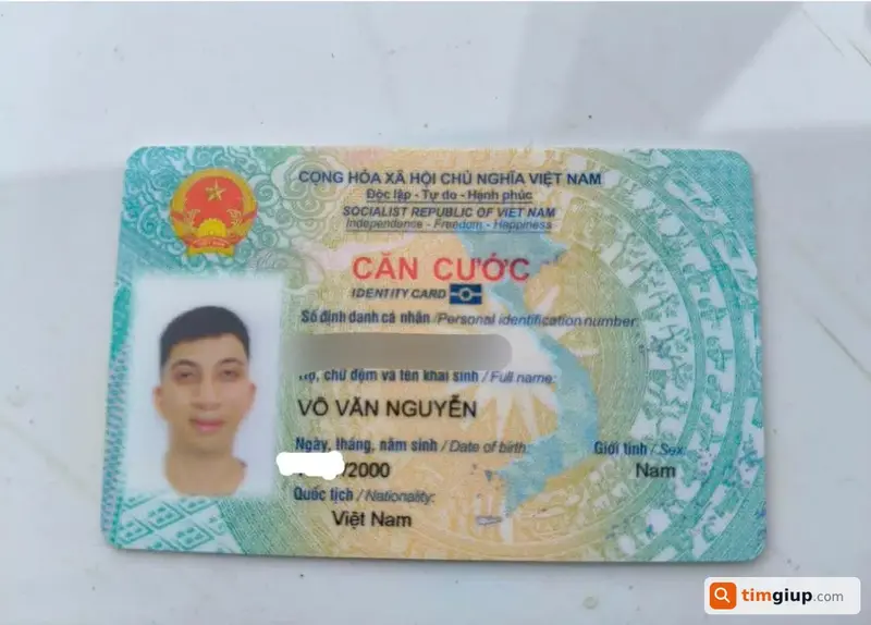 Tìm ví màu đen chứa giấy tờ tùy thân của Võ Văn Nguyễn