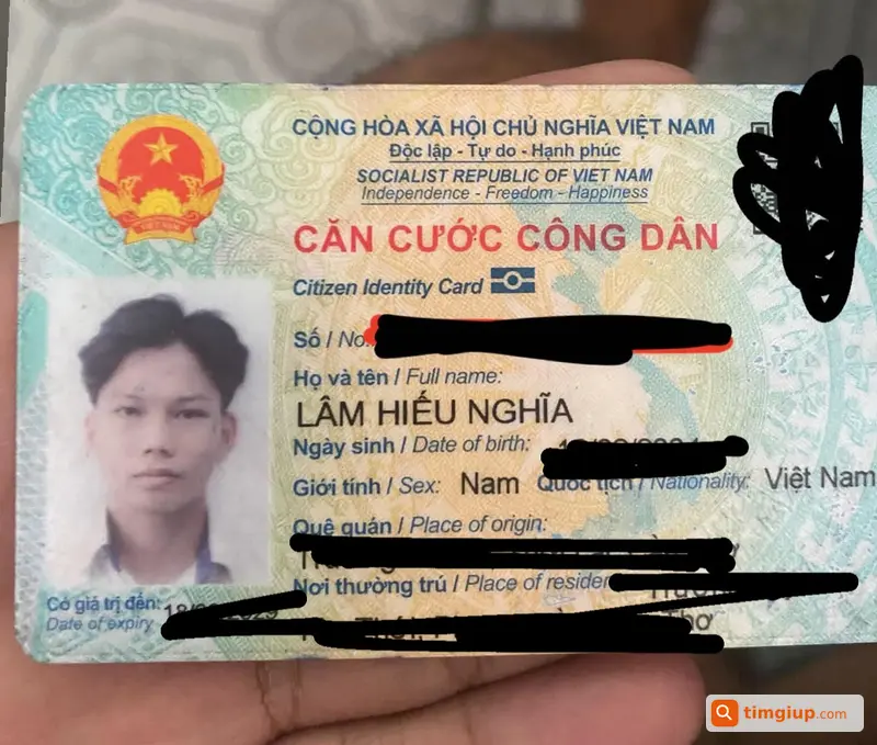 Tìm Ví Đen Kèm Giấy Tờ Tên Lâm Hiếu Nghĩa Trên Đường