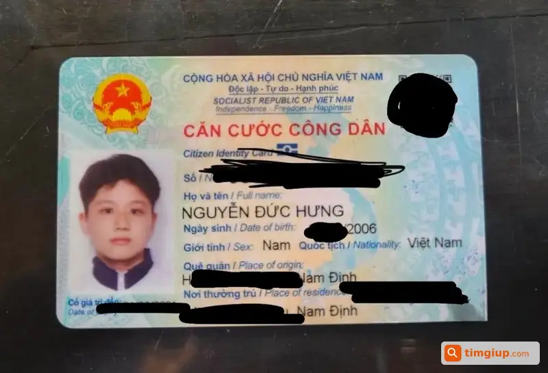 Ví Giấy Tờ Màu Đen Rơi Tại ATM Mb Lê Trọng Tấn, Hà Nội