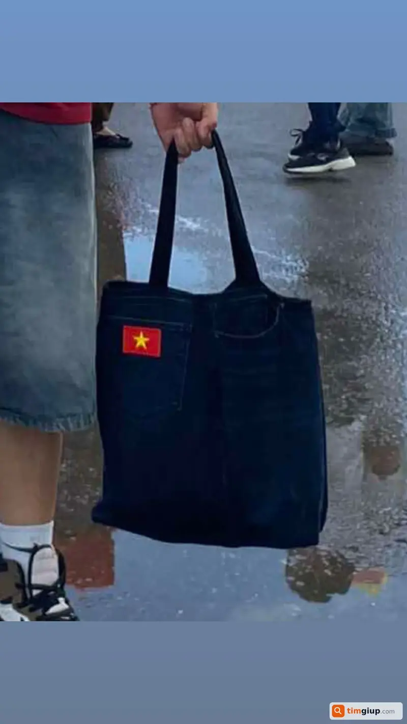 Tìm túi xách và giấy tờ tùy thân tên Nguyễn Trọng Quốc tại Hà Nội