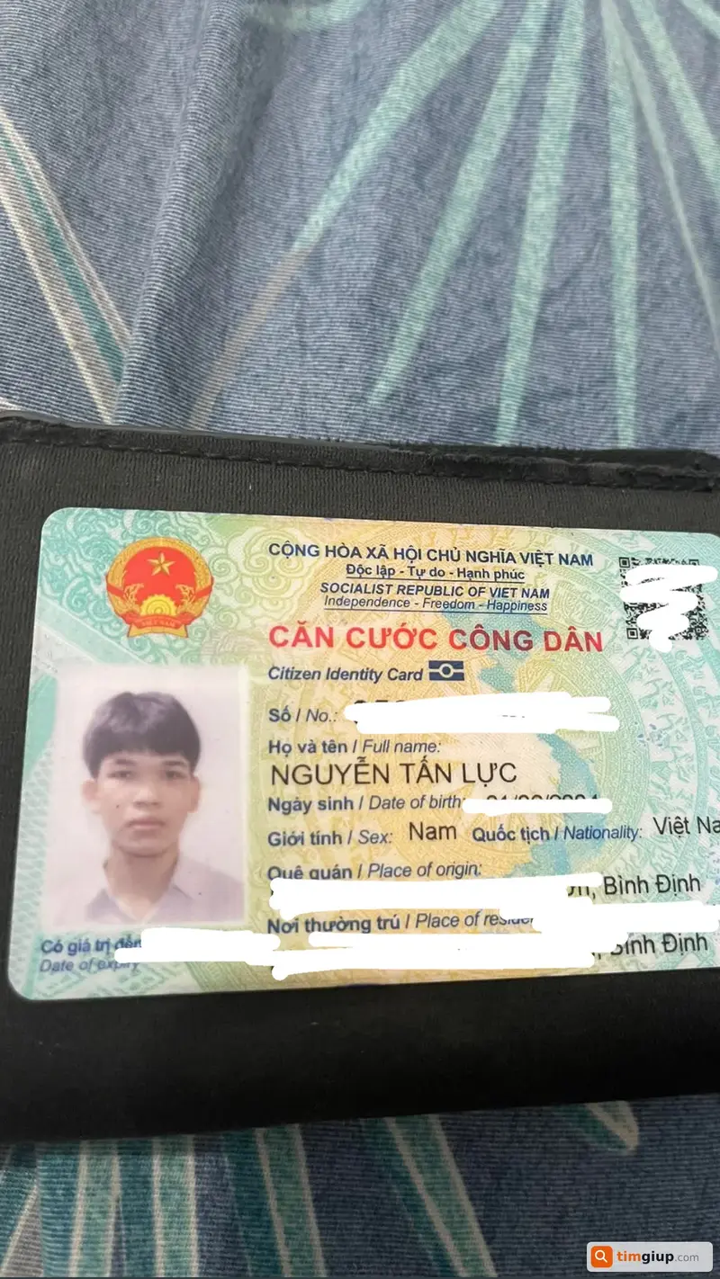 Tìm ví màu xanh đánh rơi tại TP. Hồ Chí Minh - Tên Nguyễn Tấn Lực