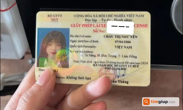 Mất ví đựng CCCD, bằng lái và thẻ sinh viên cần tìm lại