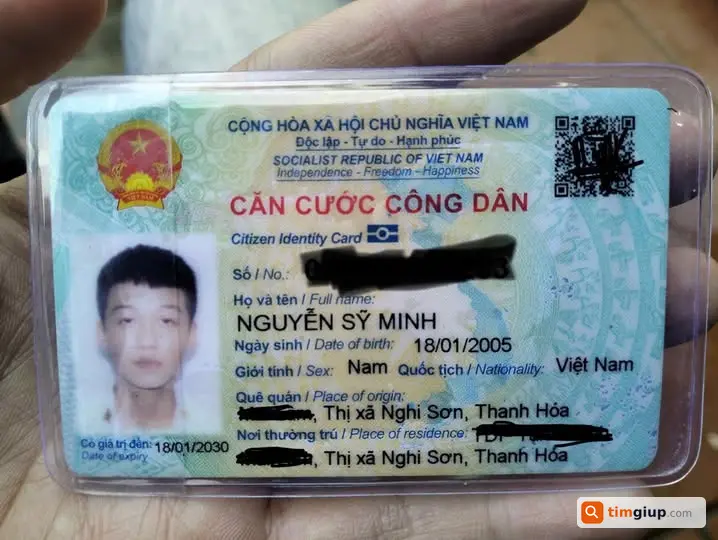 Tìm ví màu nâu rơi đoạn Chiến Thắng đến Học viện Mật mã