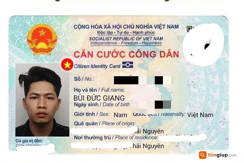 Tìm ví da màu đen chứa giấy tờ của Bùi Đức Giang tại Thái Nguyên