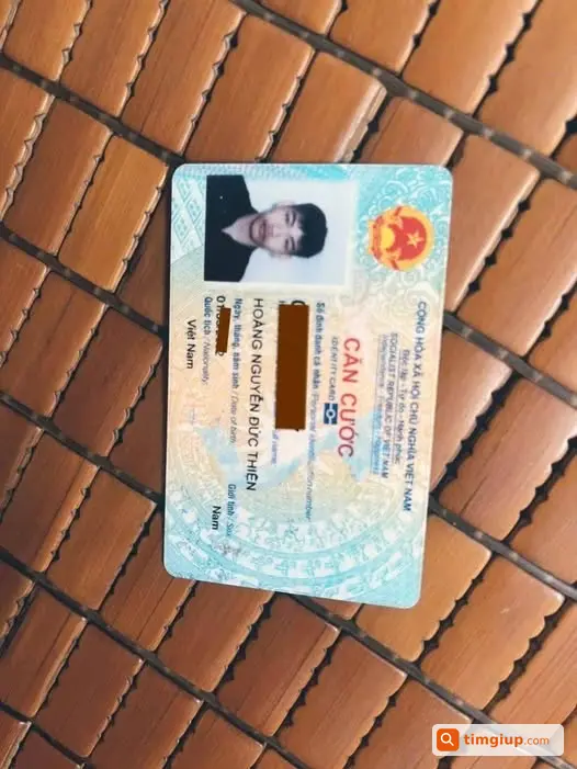 Tìm Giấy Tờ Và CCCD Đánh Rơi Trên Đường Đại La, Hà Nội