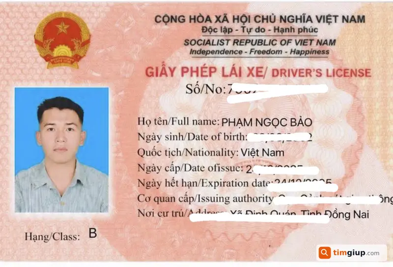 Tìm ví tiền giấy tờ tên Phạm Ngọc Bảo rơi Hóc Môn