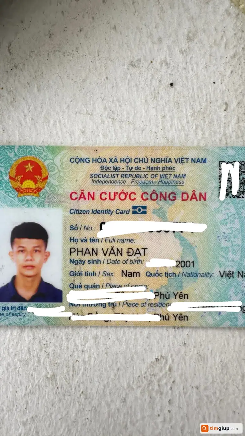 Tìm ví gập màu đen của anh Phan Văn Đạt tại Nha Trang