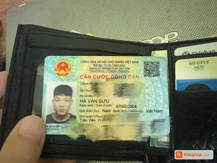 Nhặt Được Ví Đen Có CCCD Tại Khu Waterfront City
