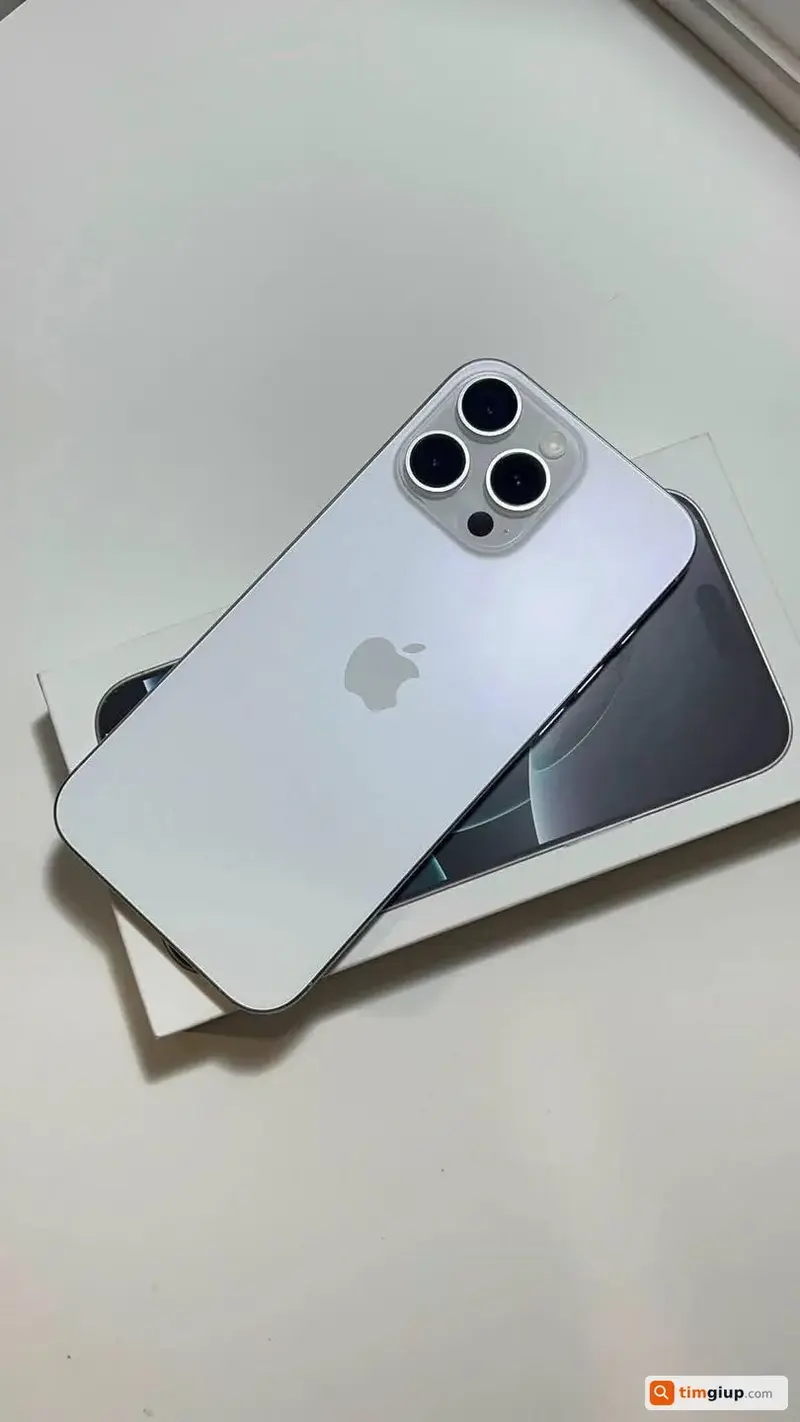 Tìm điện thoại iPhone 15 Pro Max màu trắng tại Quận 7, TP.HCM