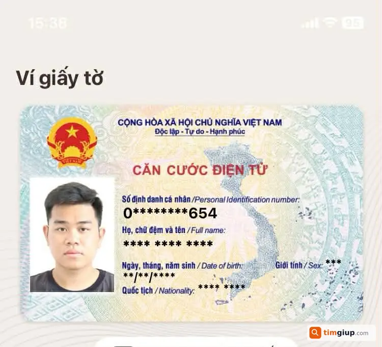Tìm ví màu đen cùng giấy tờ mang tên Trần Quang Lộc