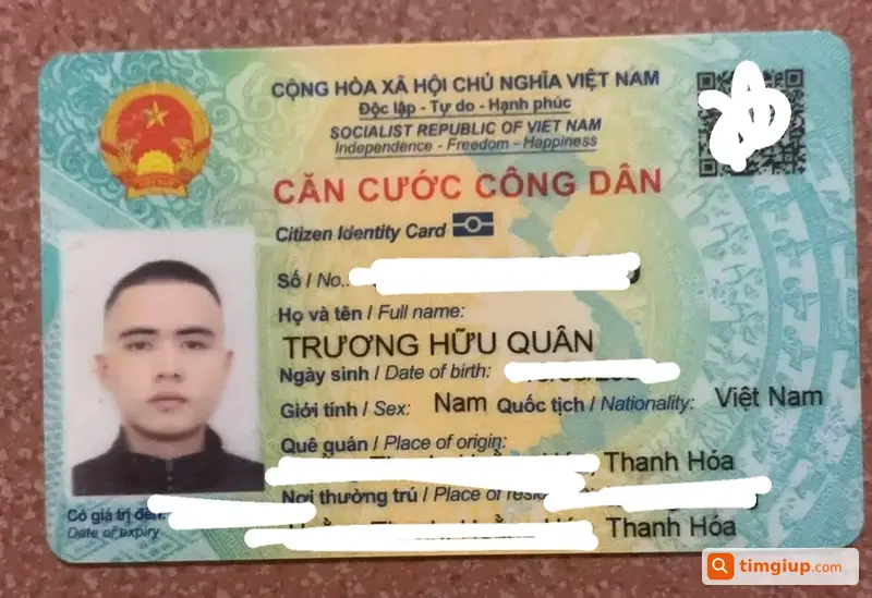Ví Đen Chứa CCCD Và Giấy Tờ Rơi Từ Cống Quỳnh Đến Bùi Viện