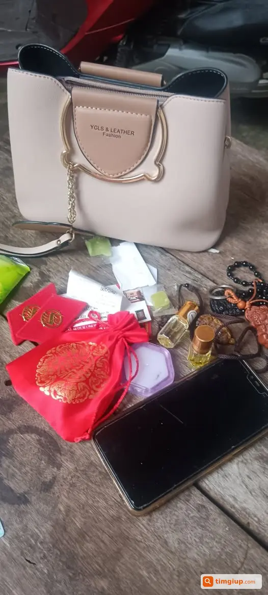 Nhặt Được Căn Cước, Điện Thoại Và Trang Sức Tại Thanh Sơn
