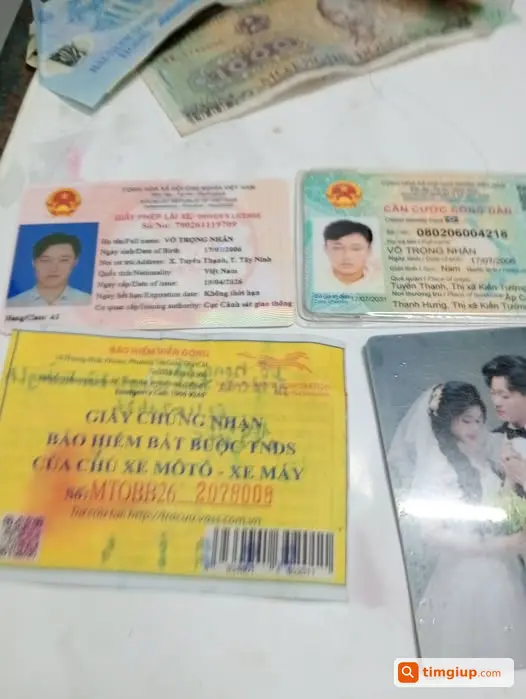 Nhặt Được Bóp Rơi Sáng Nay, Liên Hệ Chị Xuân Trương