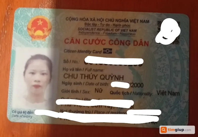 Tìm ví màu kem của bạn Chu Thúy Quỳnh tại Hà Nội