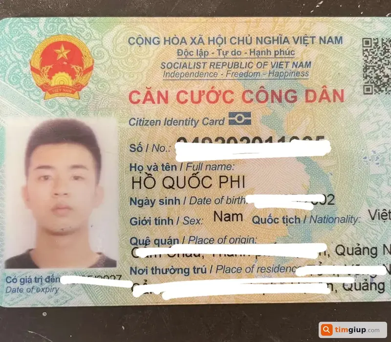 Tìm ví chứa giấy tờ tùy thân tên Hồ Quốc Phi