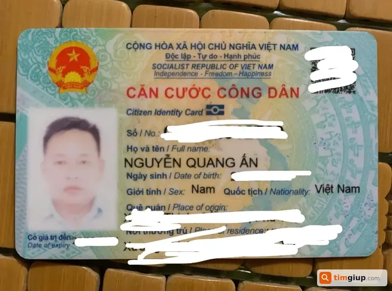 Tìm ví đánh rơi tên Nguyễn Quang Ấn tại Tây Mỗ, Hà Nội