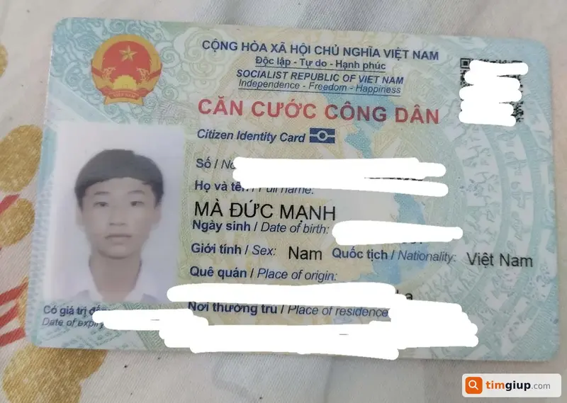 Tìm ví và giấy tờ tùy thân tên Mà Đức Mạnh tại Sơn La