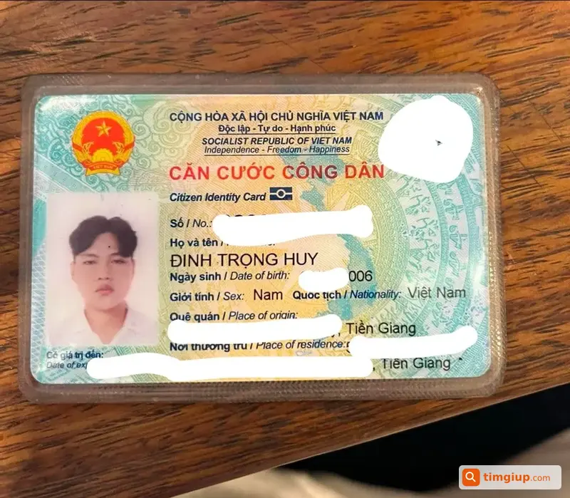 Tìm Ví Giấy Tờ Màu Đen Tên Đinh Trọng Huy Tại TPHCM