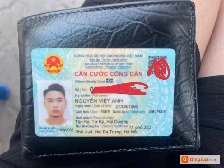 Rơi Ví Đen Chứa CCCD Nguyễn Việt Anh Từ Ngã Tư Sở